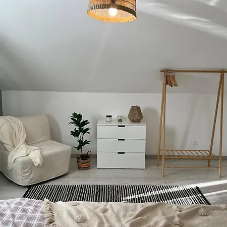 Domcek Nad Jazerom