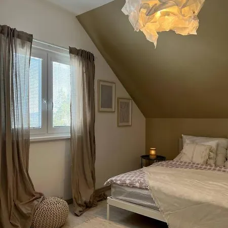 Domcek Nad Jazerom Apartmán Banská Štiavnica