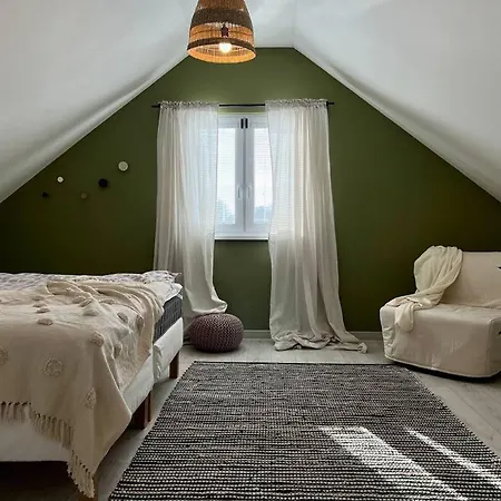 Domcek Nad Jazerom