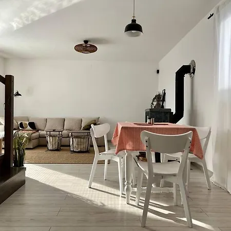 Domcek Nad Jazerom Apartment